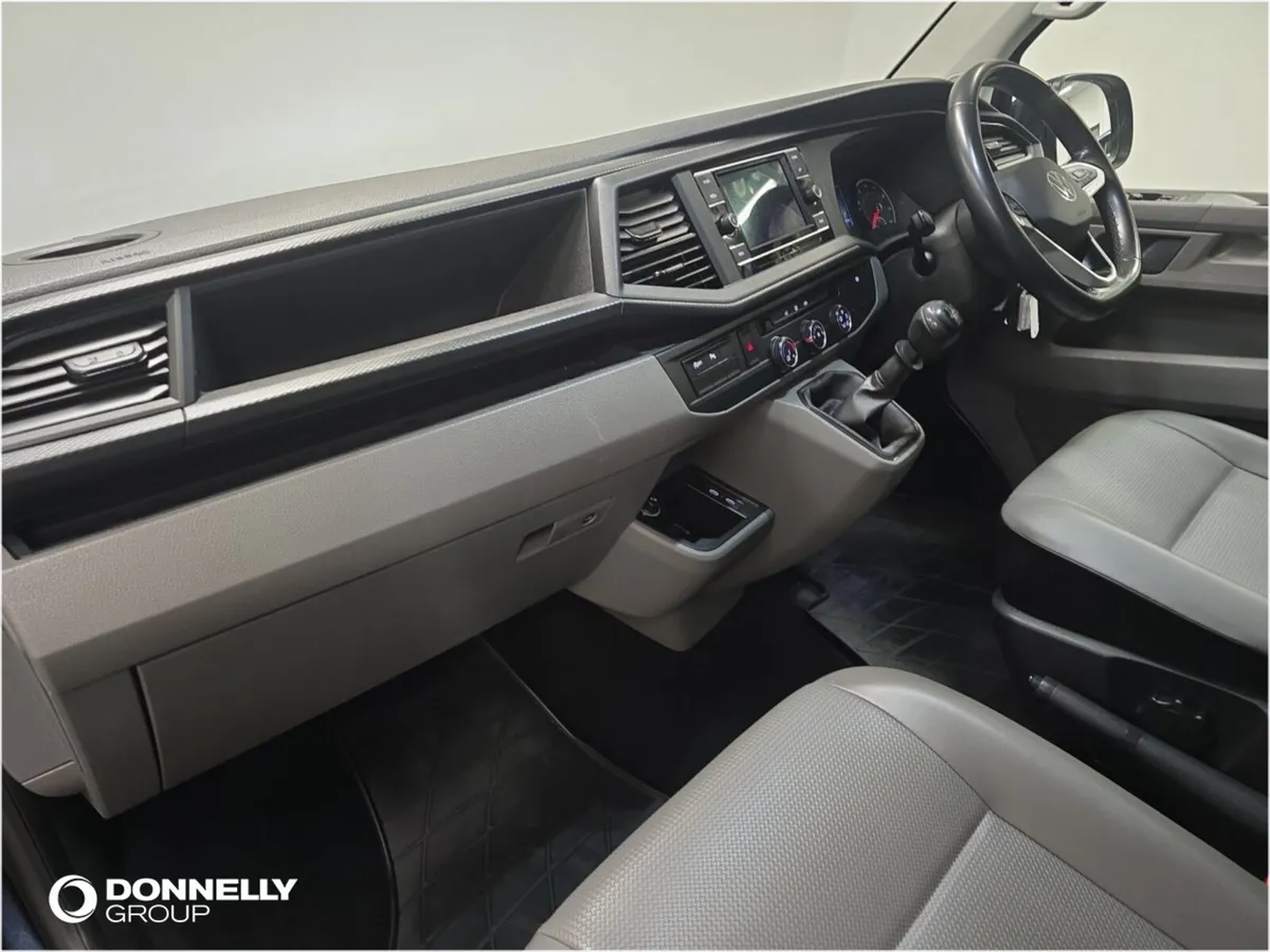 Volkswagen Transporter 2.0 TDI 150 Highline Kombi - Image 2