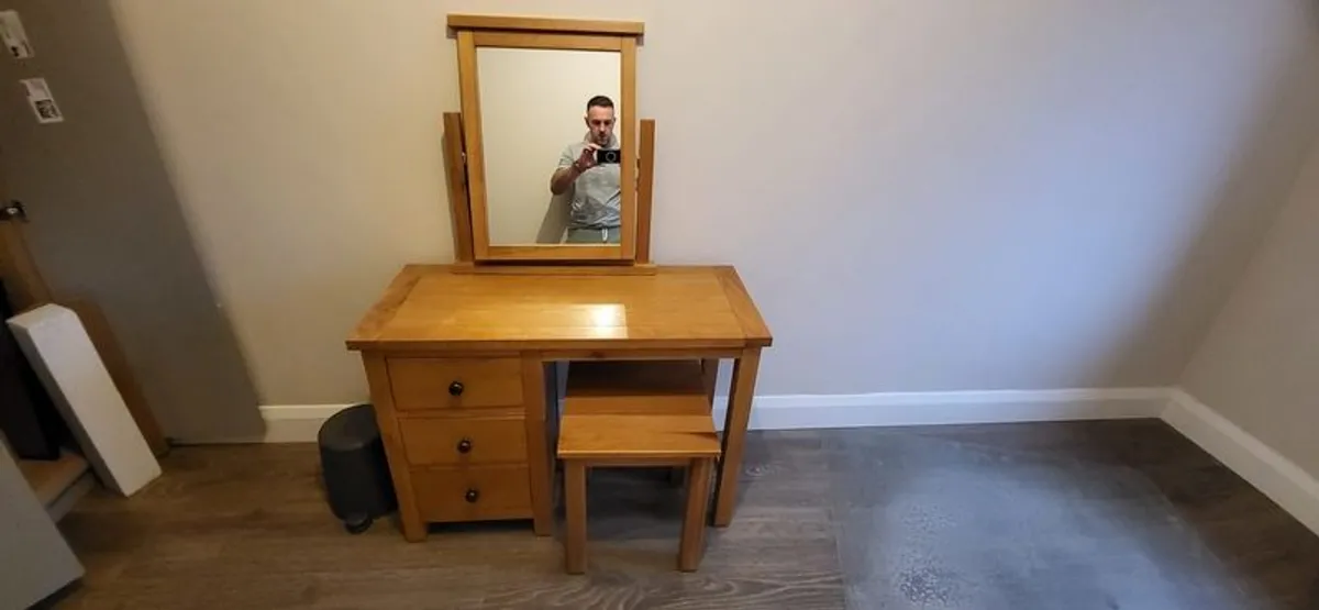 dressing table