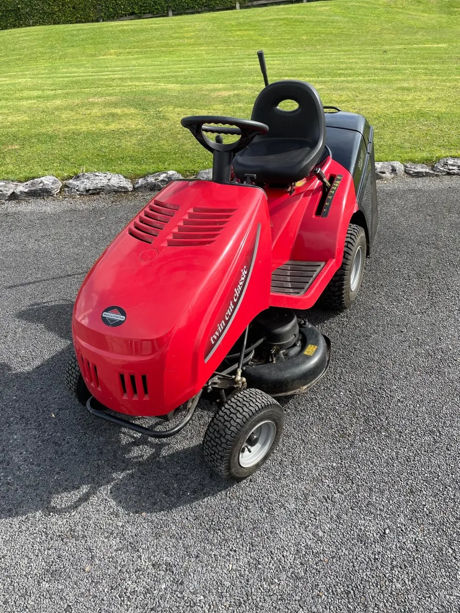Ride on lawn mower - Image 3