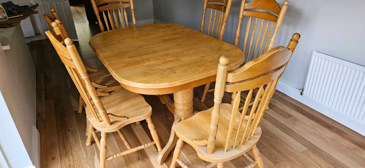 Table and 6 chairs - Image 3