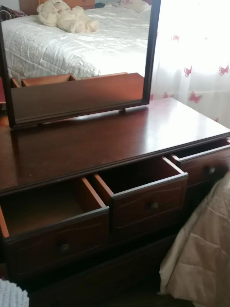 Dressing table - Image 1