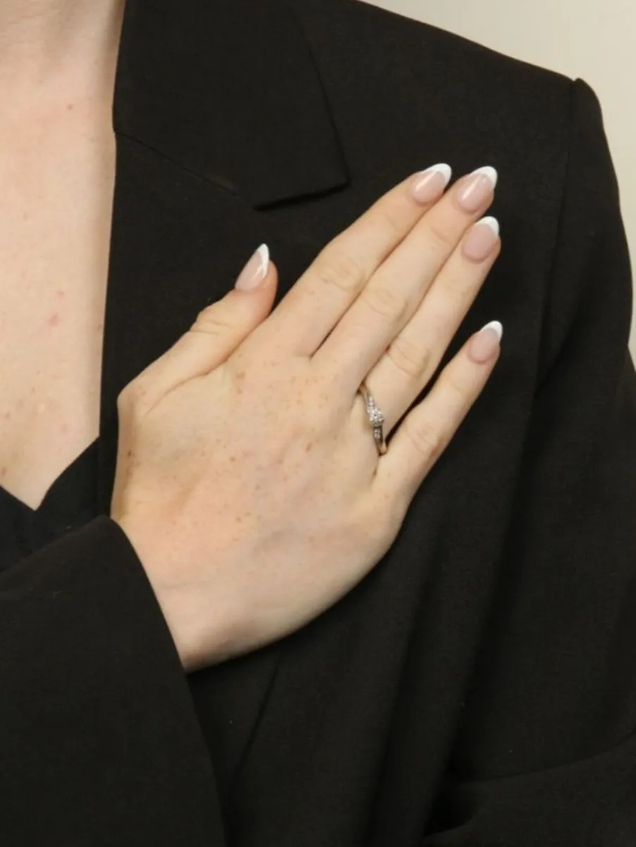 New 9k gold "Forever diamond ring"with certificate - Image 3