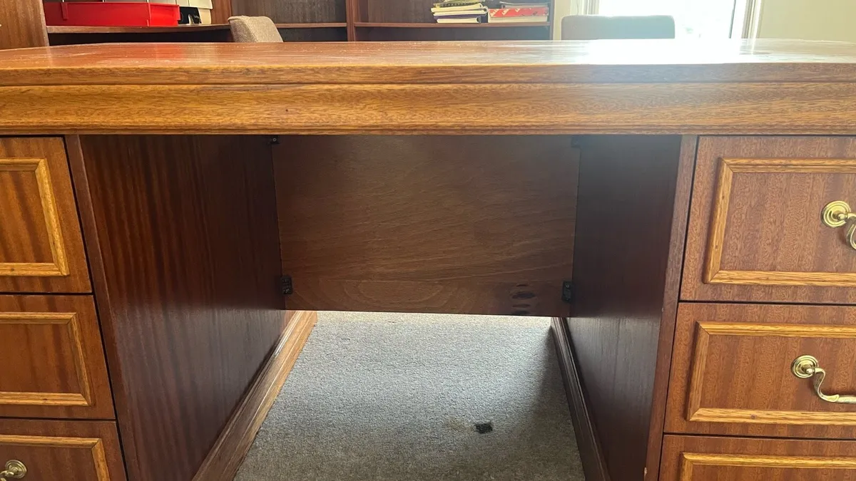 Executive desk - Image 4