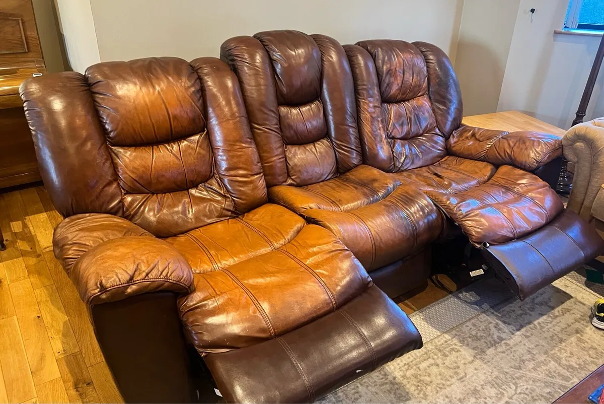 FREE 3-Seater Reclining Leather Sofa - Image 4