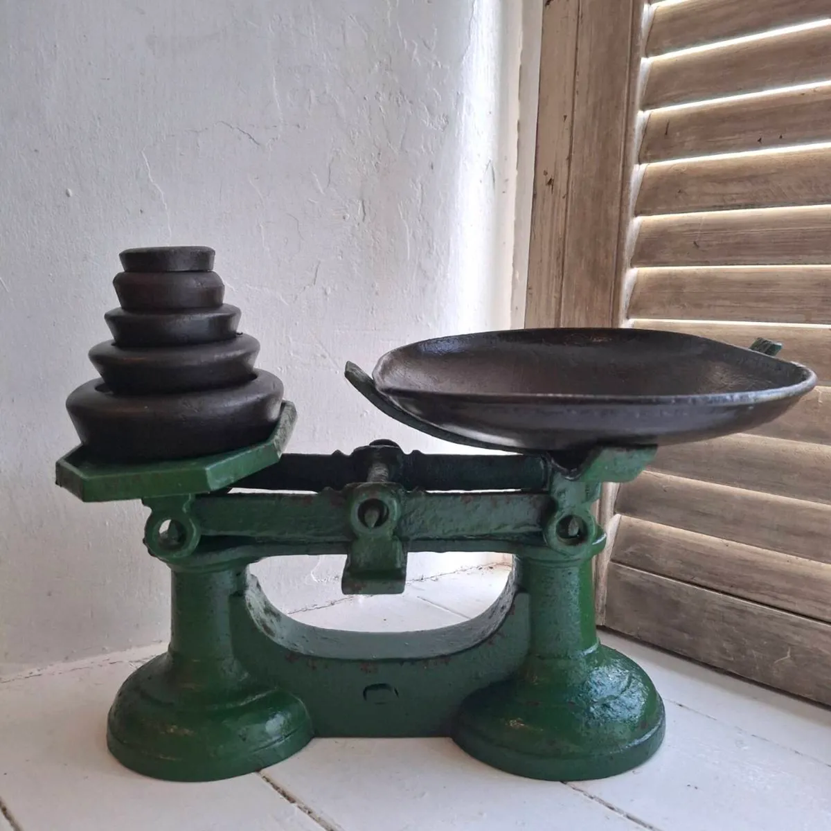 Vintage Cast-Iron Kitchen Balance Scale - Image 1