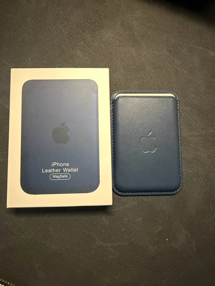 Apple iPhone leather wallet MagSafe navy - Image 1