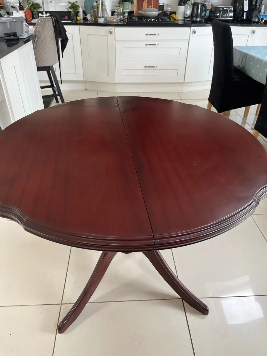 Dining room mahogany table - Image 1