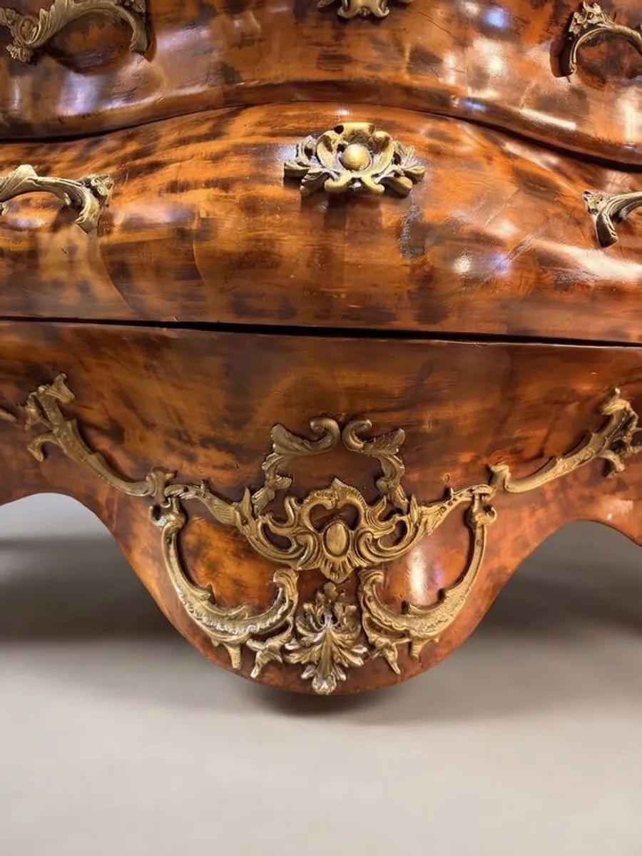 Magnificent French-Style Large Bombe Chest of Drawers w. Marble Top - Image 3