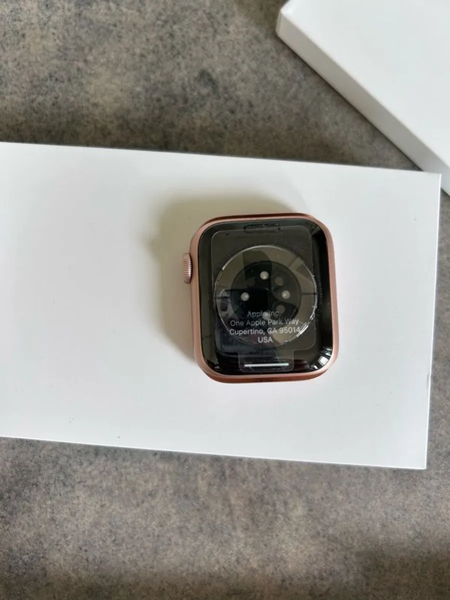 Apple Watch Series 6 - Image 3