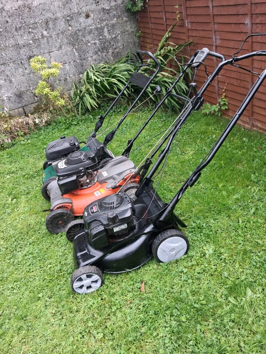 Lawnmowers for parts or repair - Image 2