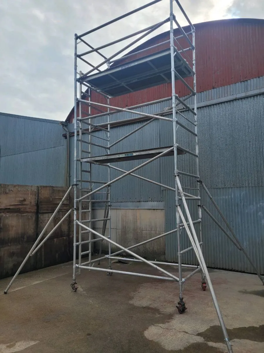 Aluminium scaffold tower,  FREE DELIVERY - Image 1