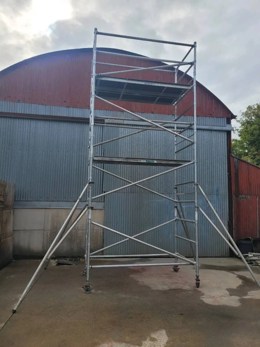 Aluminium scaffold tower,  FREE DELIVERY - Image 3
