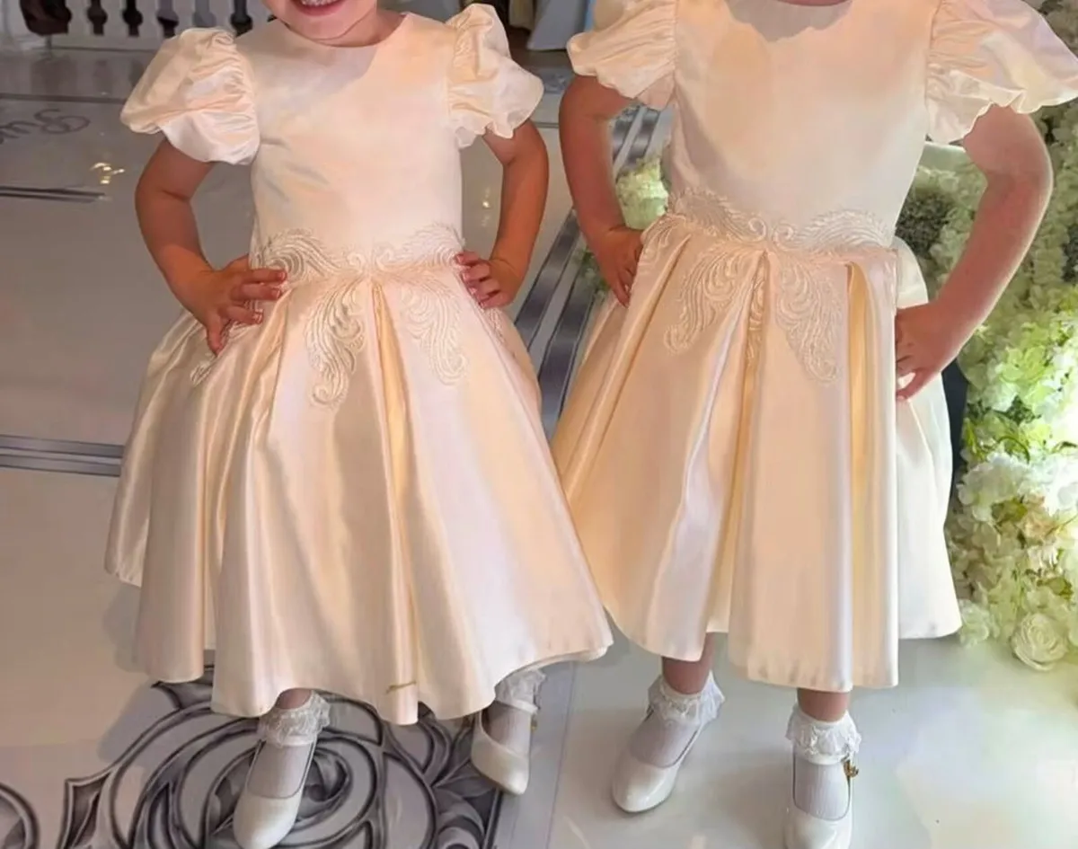 Bridesmaids ,flowergirl - Image 4
