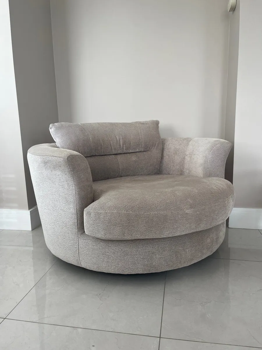 Love Seat/Swivel Chair - Image 1