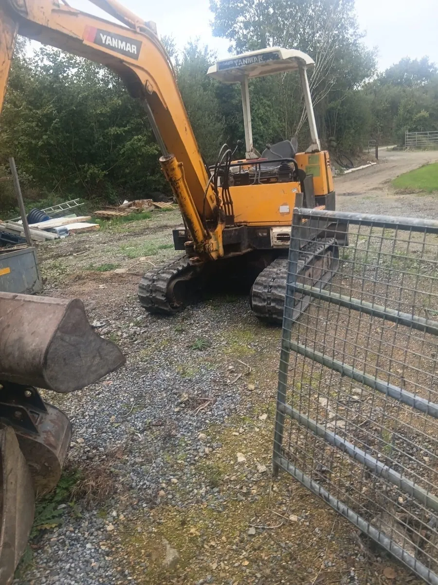 Mini digger - Image 1