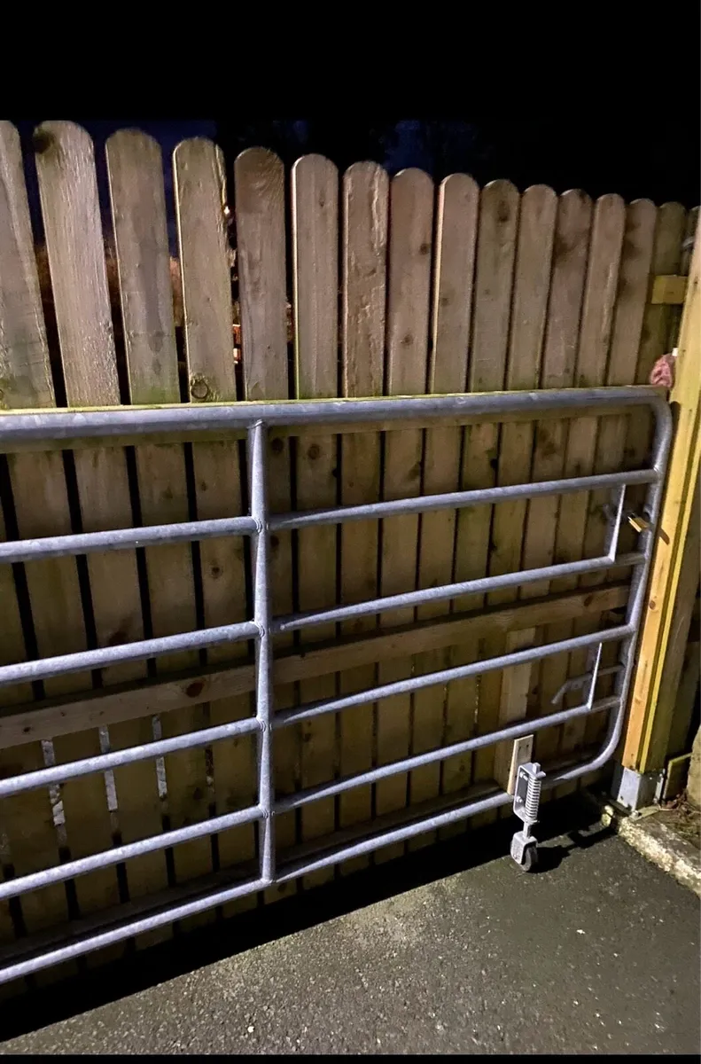 Gate - Image 2