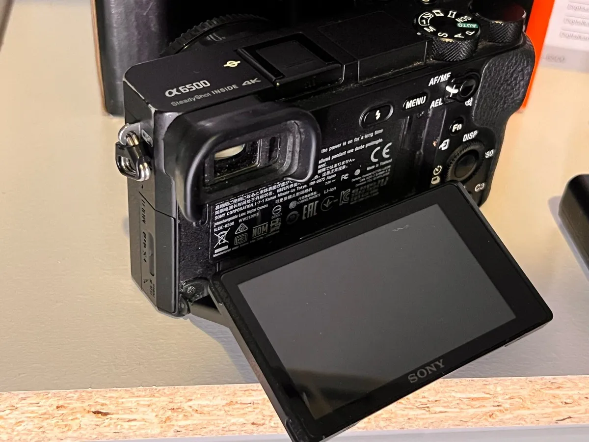Sony a6500 in box with accessories like new! - Image 4