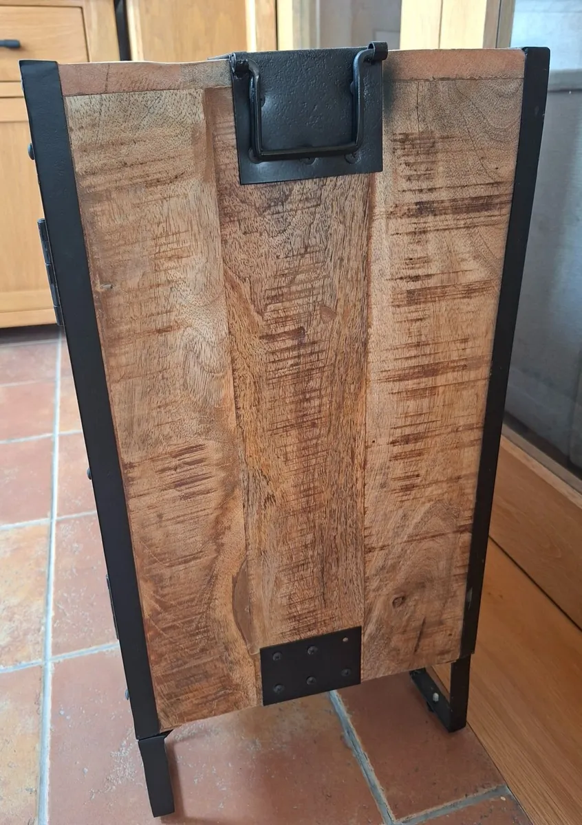Cabinet - Image 3