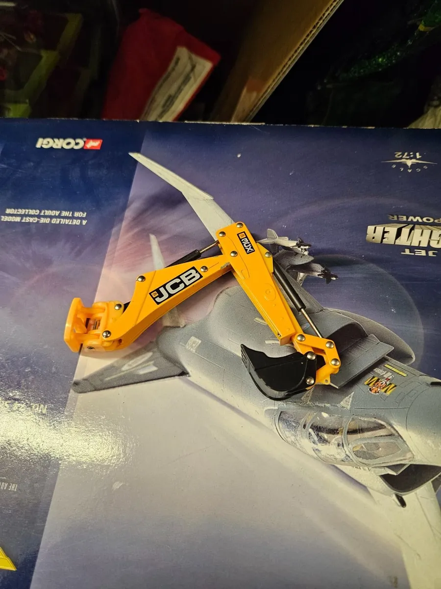 Britain's JCB Excavator Arm - Image 2