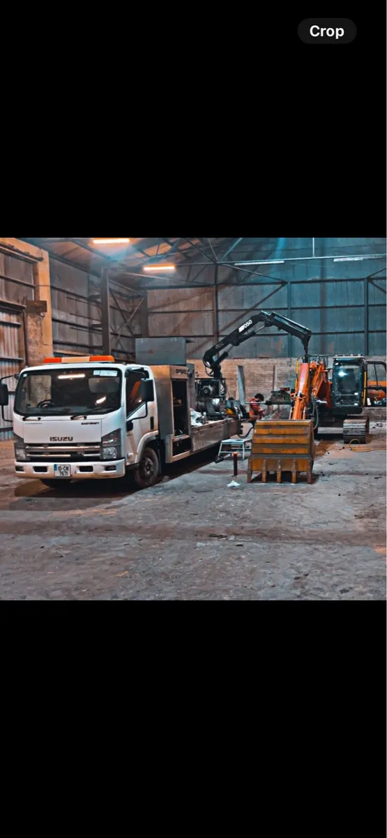 2010 Isuzu Forwarder 7.5T Rear Crane - Image 1