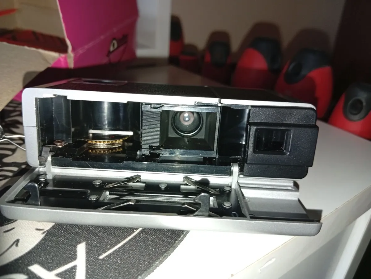Vintage Halina Super-mini 88  Pocket 110 - Image 3