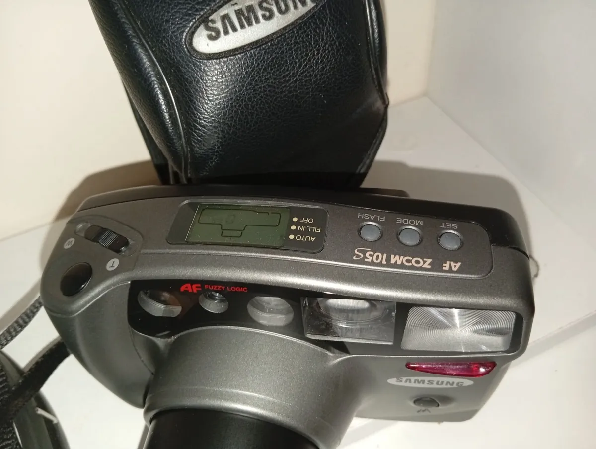 Samsung AF Zoom 105S 35mm Point /Shoot Film Camera - Image 2