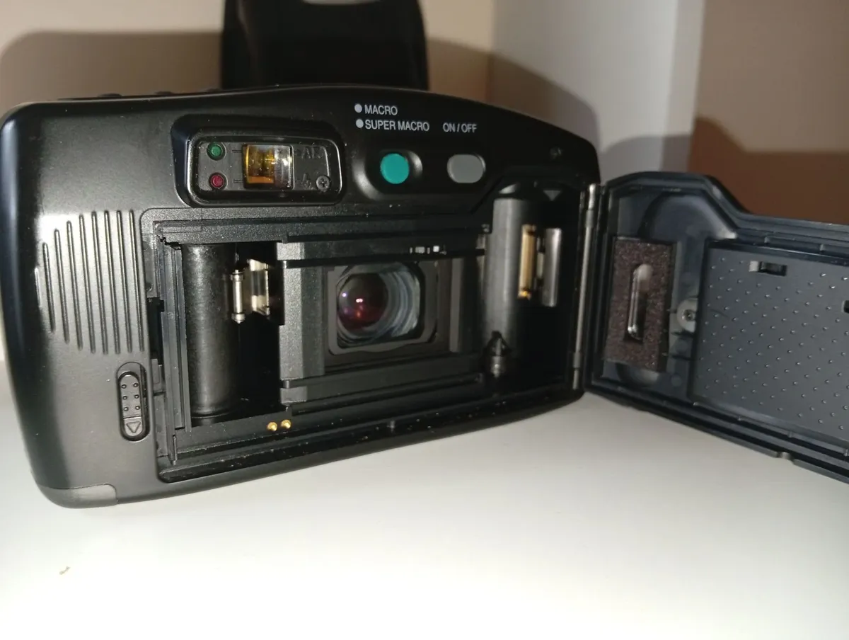 Samsung AF Zoom 105S 35mm Point /Shoot Film Camera - Image 3