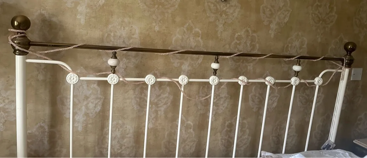 Bedroom furniture - Image 2