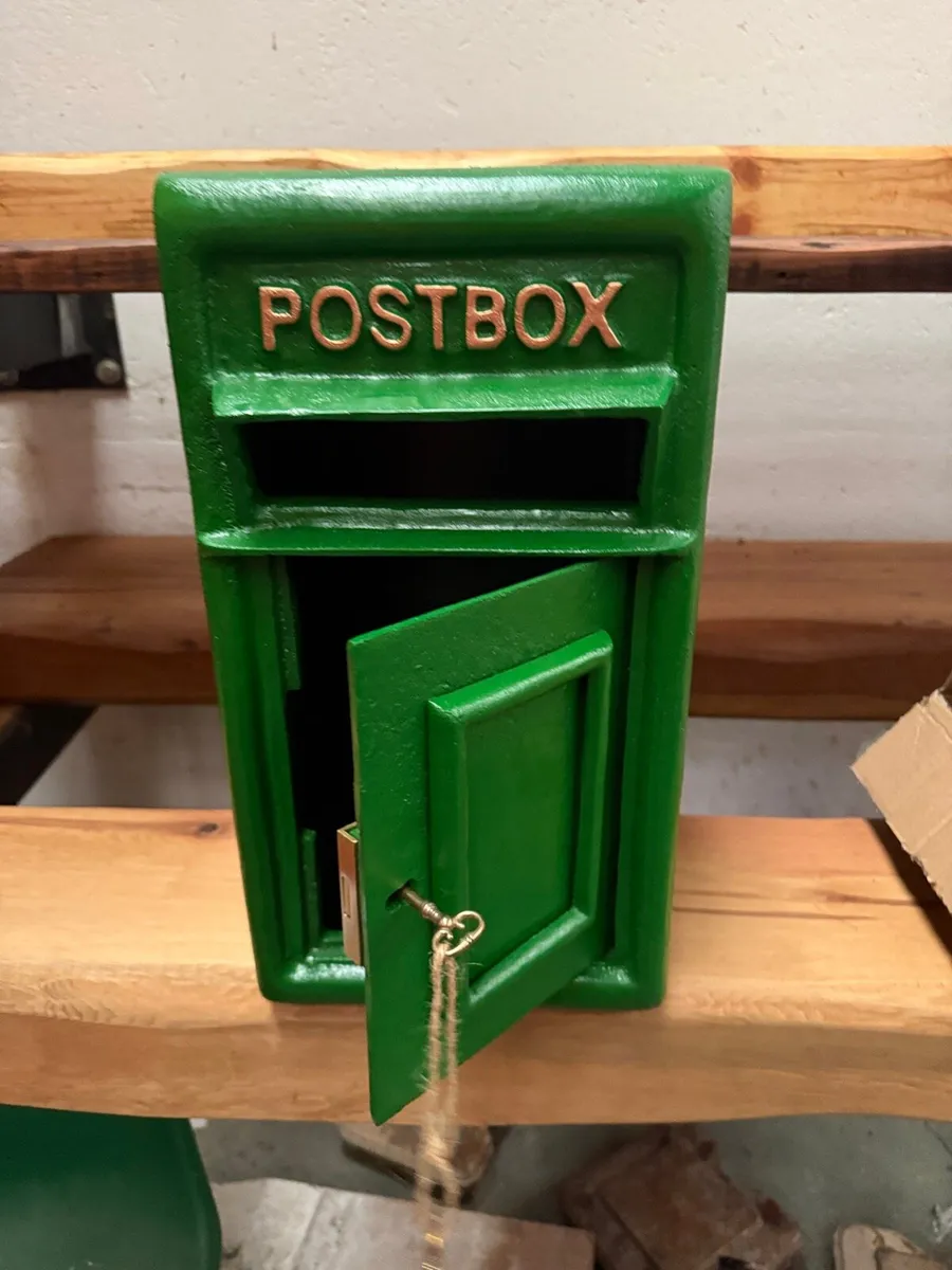 Cast Iron Post Box £160 - Image 1