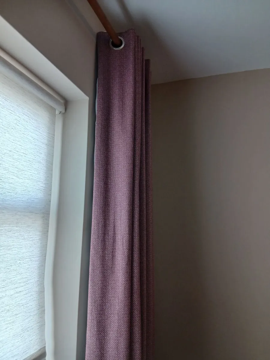Curtains - Image 2