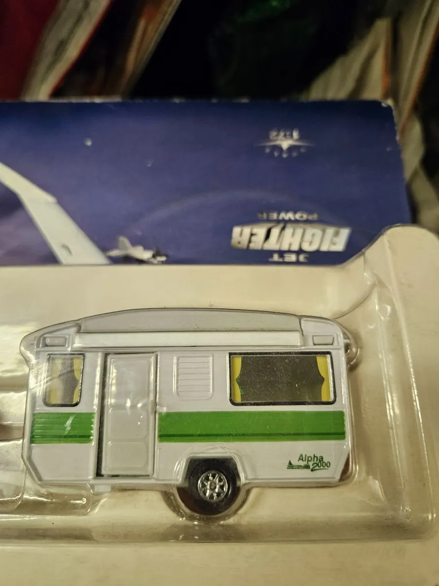 Corgi Mercedes and Caravan Set - Image 2
