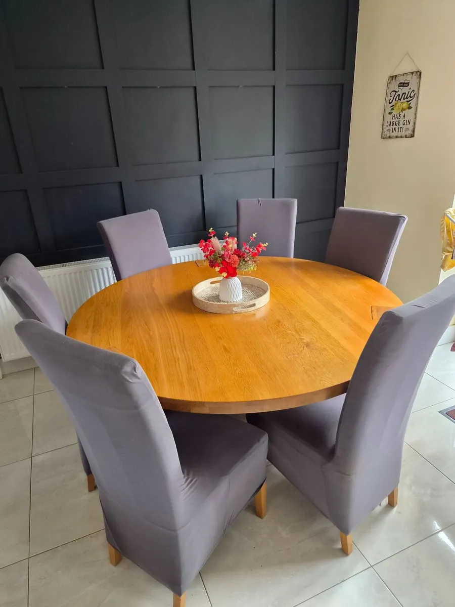 Table and chairs for Sale - Image 1