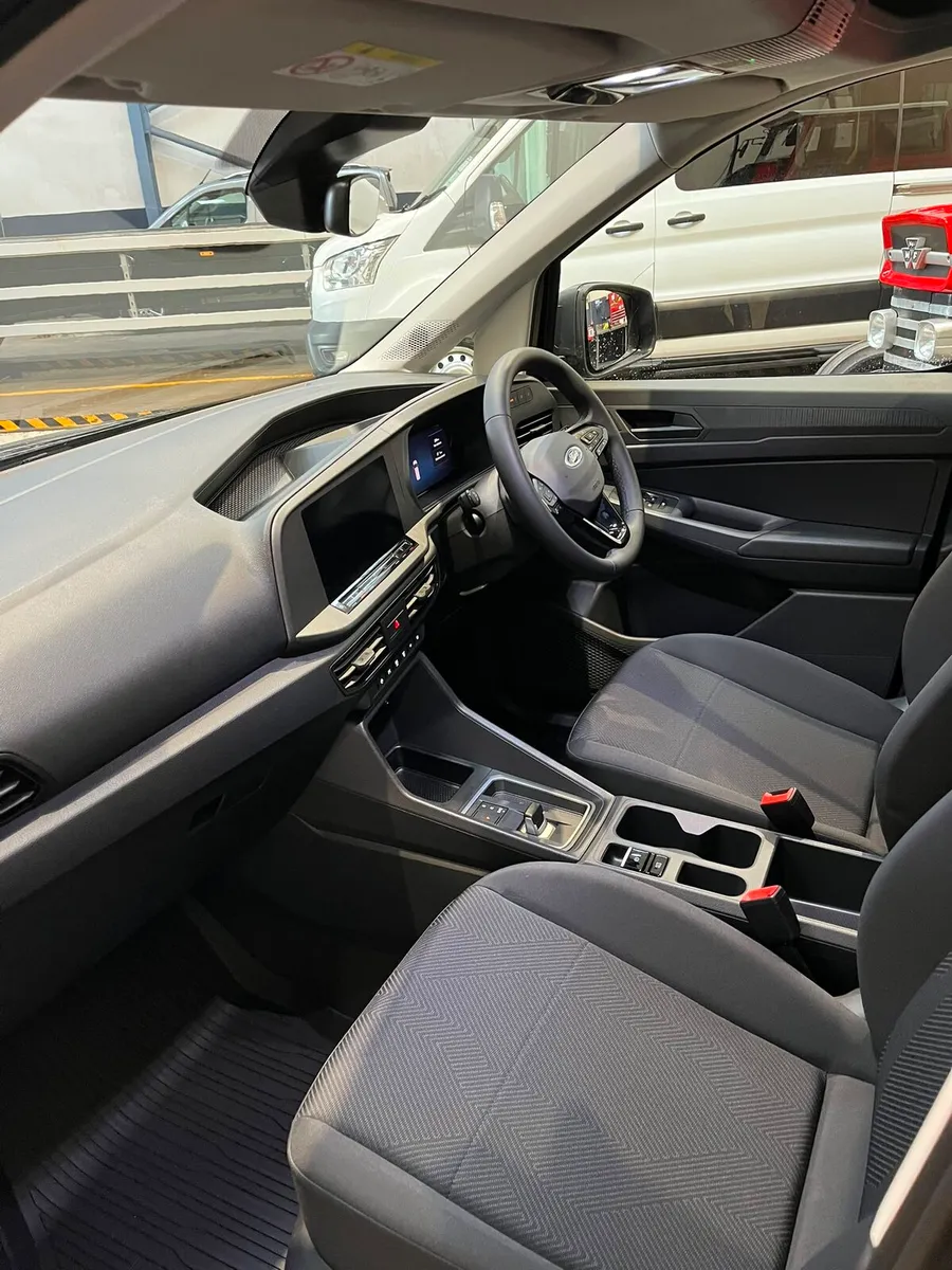 2026 Ford Transit Connect Automatic - Image 4
