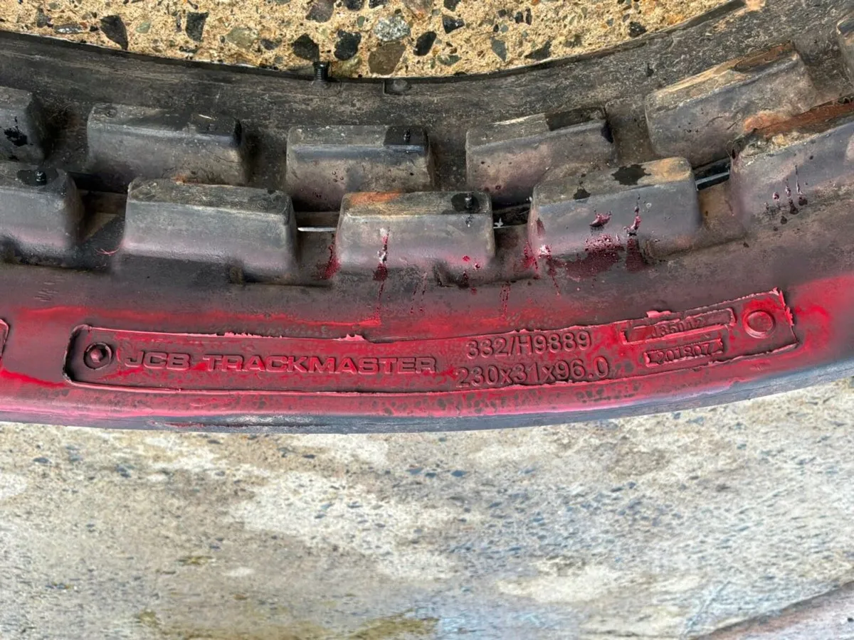 Unused JCB mini digger 230 x 31 x 96 rubber track. - Image 3