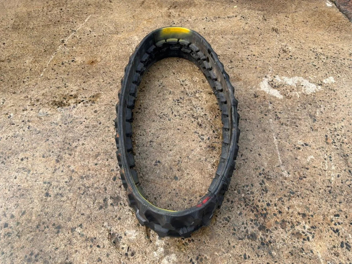 Unused mini digger rubber track....230 x 96 x 31.. - Image 2