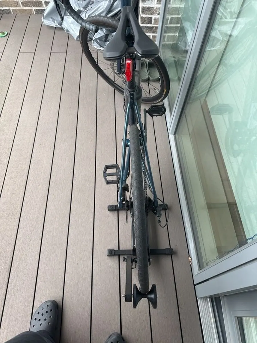 Road bike (3 months old) - Image 3
