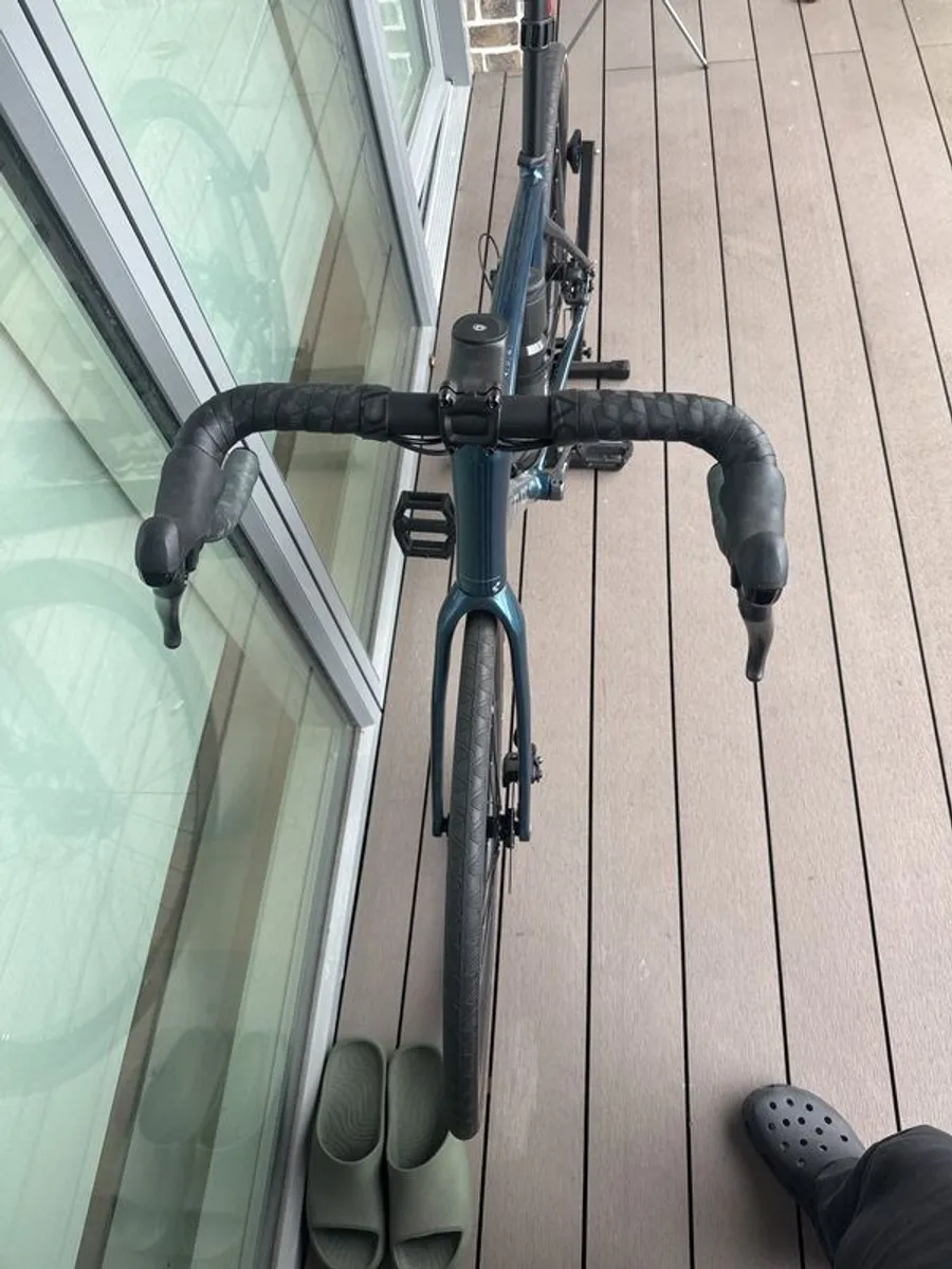 Road bike (3 months old) - Image 4