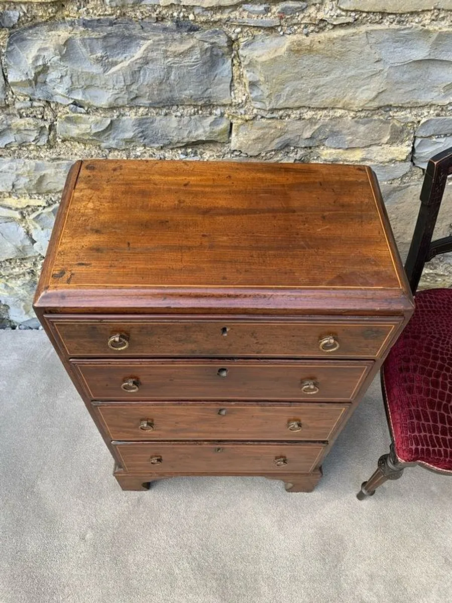 Georgian Mahogany Chest of Drawers. - Image 3