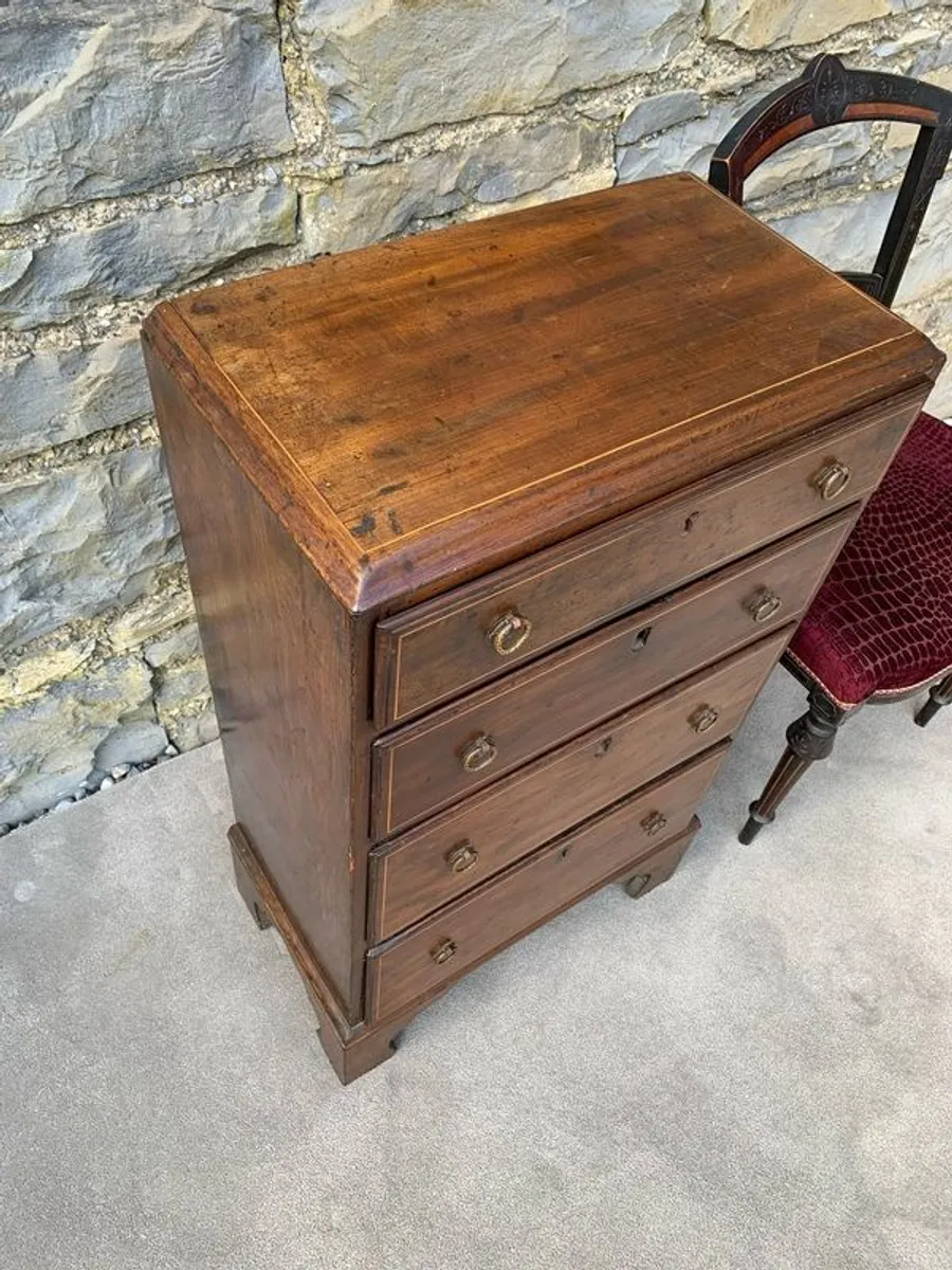 Georgian Mahogany Chest of Drawers. - Image 4