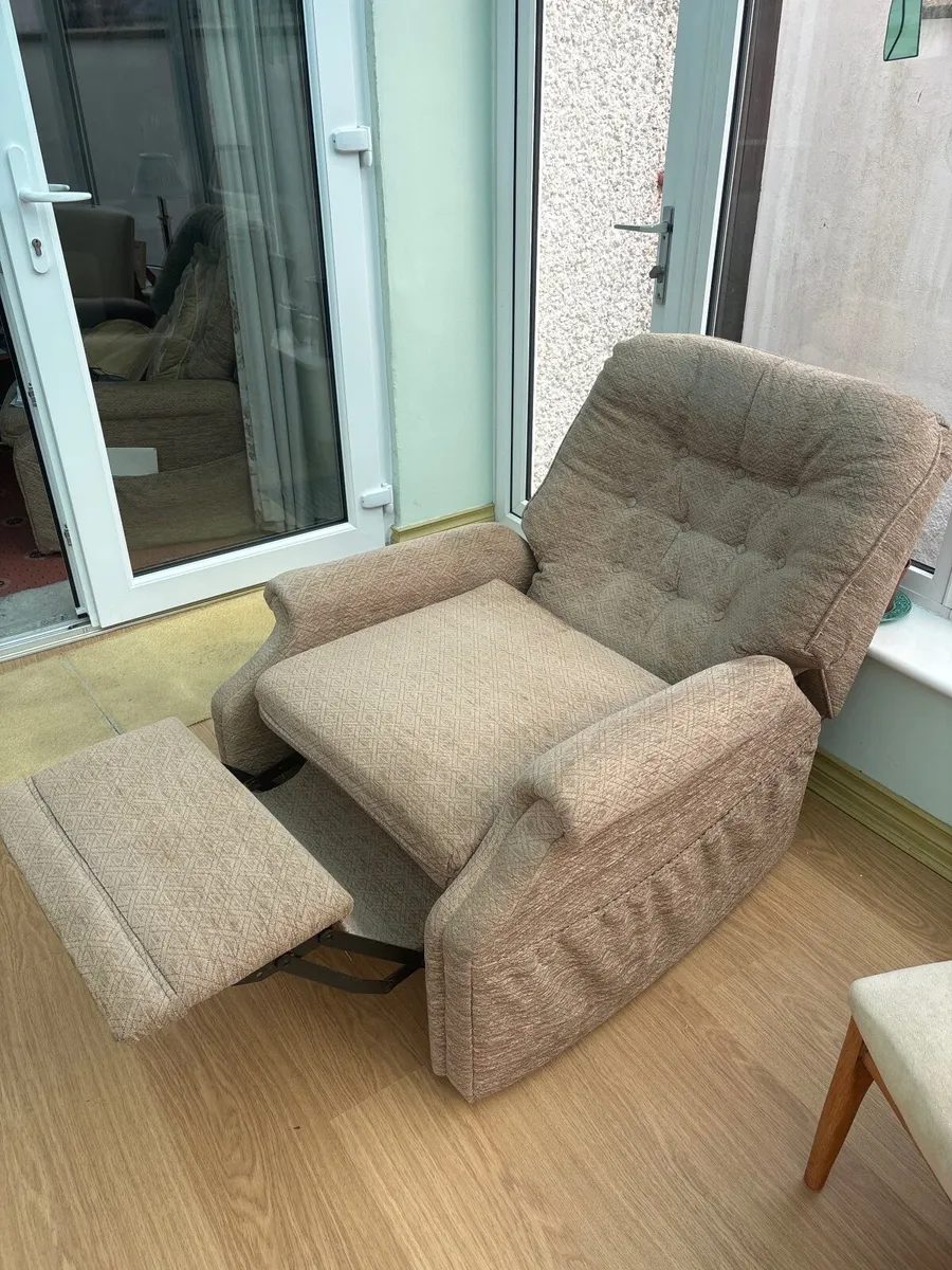 Recliner chair - Image 3