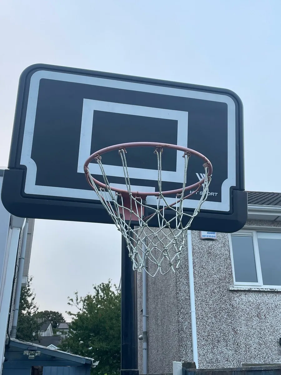 Basketball hoop and stand - Image 2