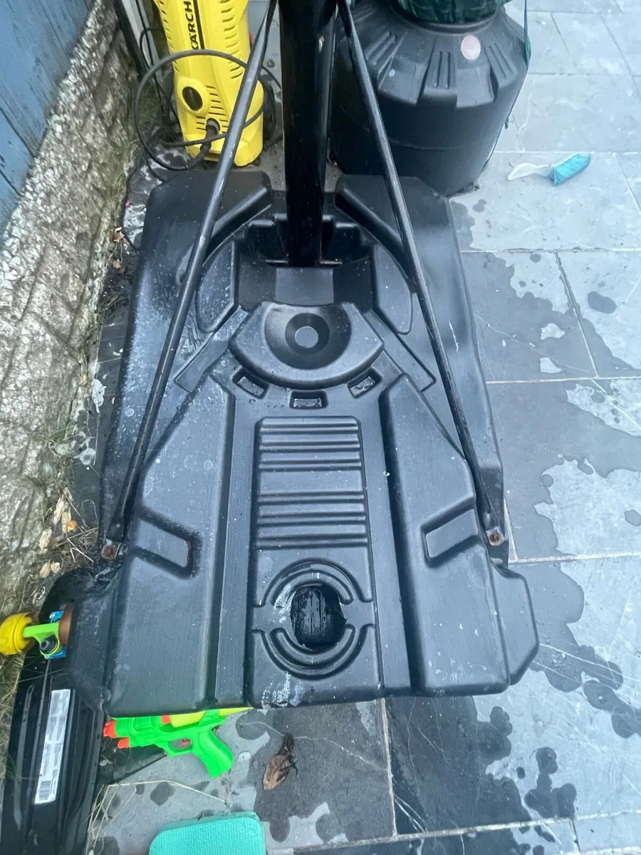 Basketball hoop and stand - Image 3