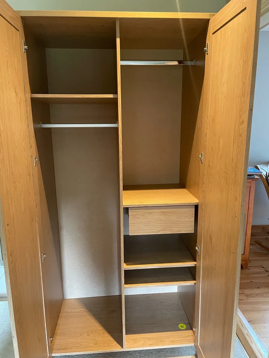 Clothes cabinet - Image 2
