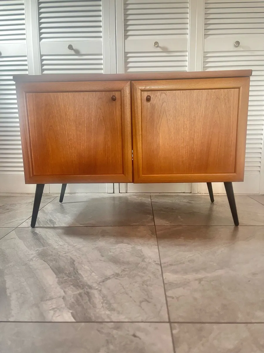 Mid century sideboard - Image 1