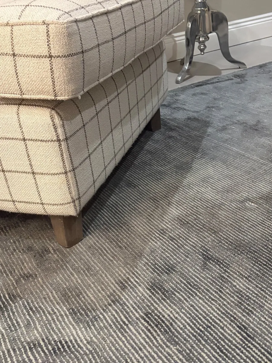 Statement chair - Image 2