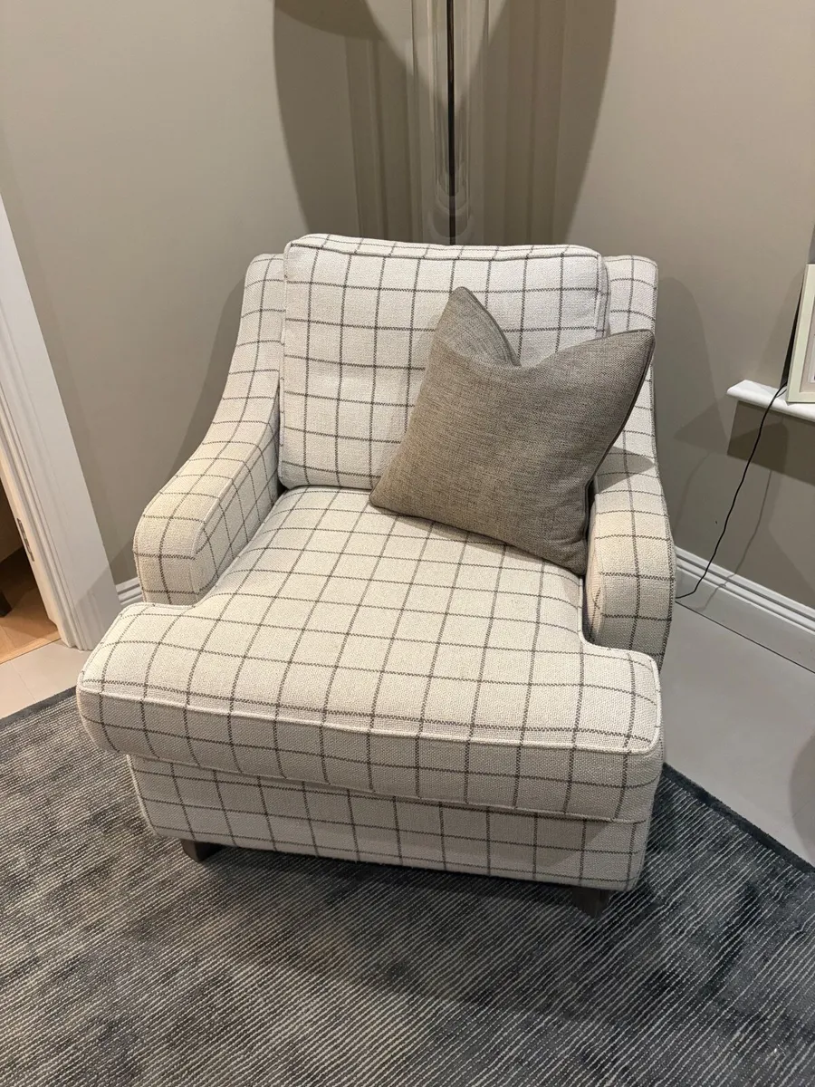 Statement chair - Image 1
