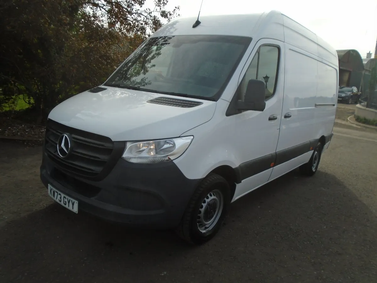 2024 Mercedes-Benz Sprinter 315CDI MWB HR RWD - Image 3