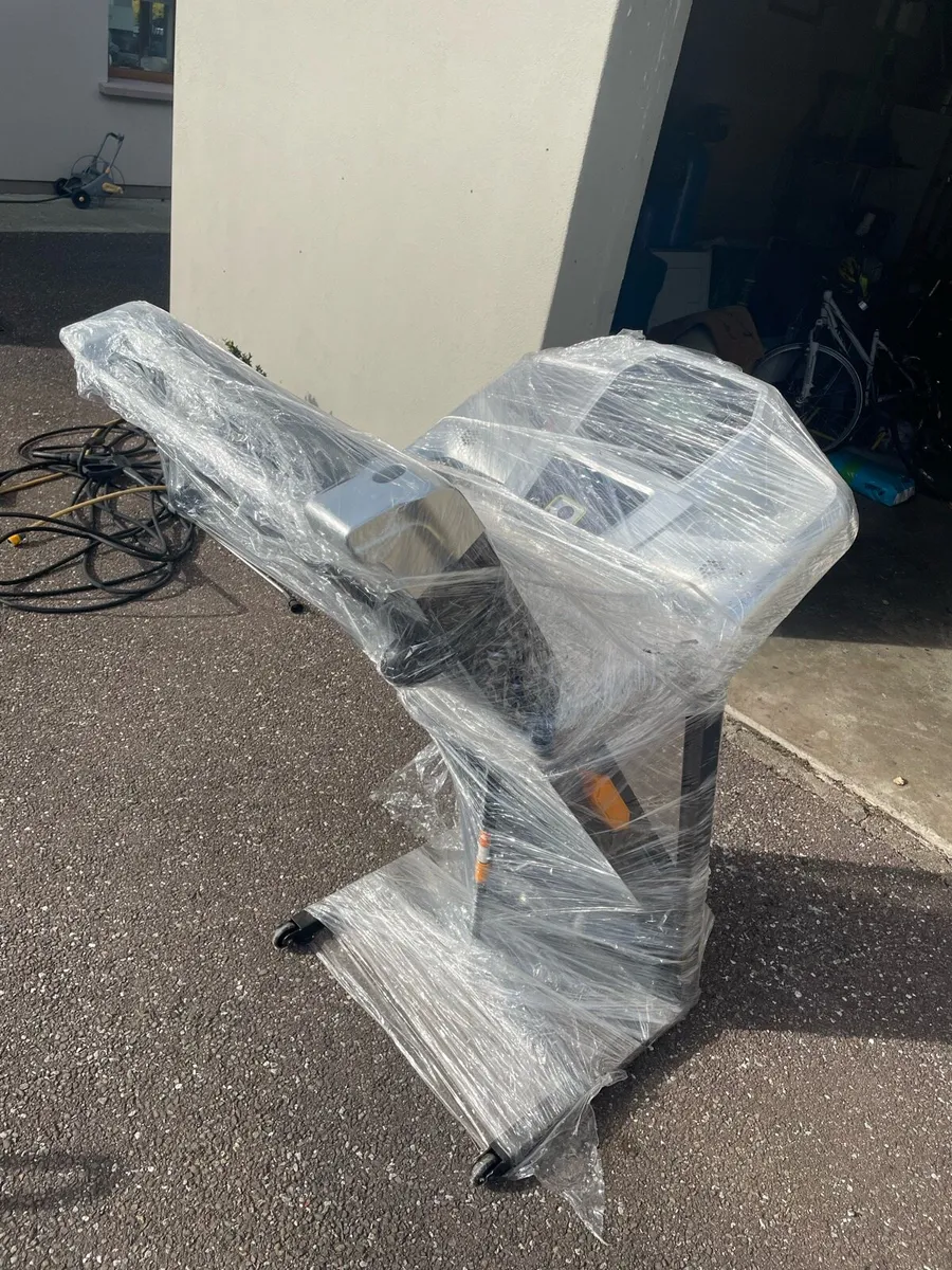 Treadmill - Image 1