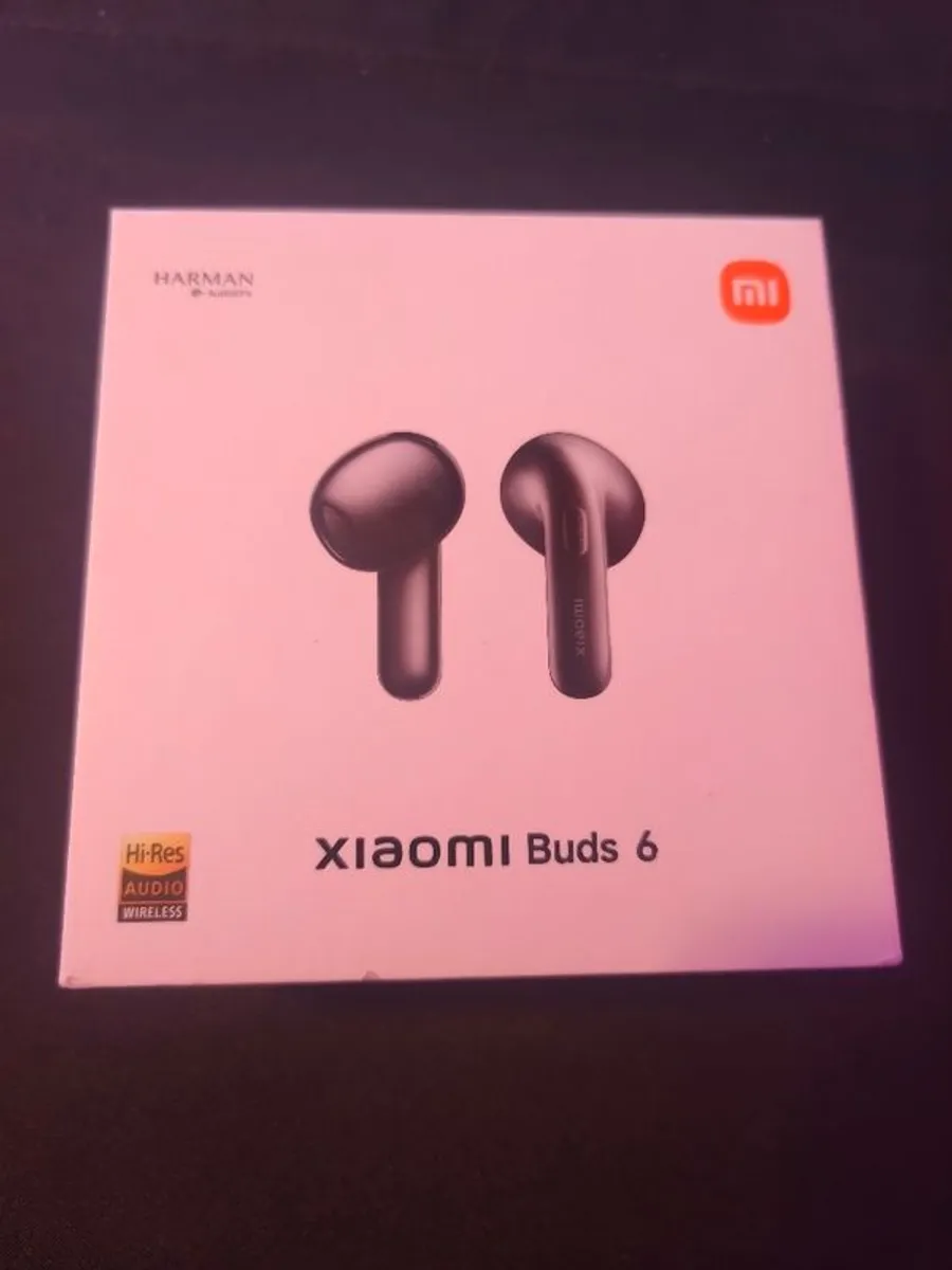 Earbuds - Image 2