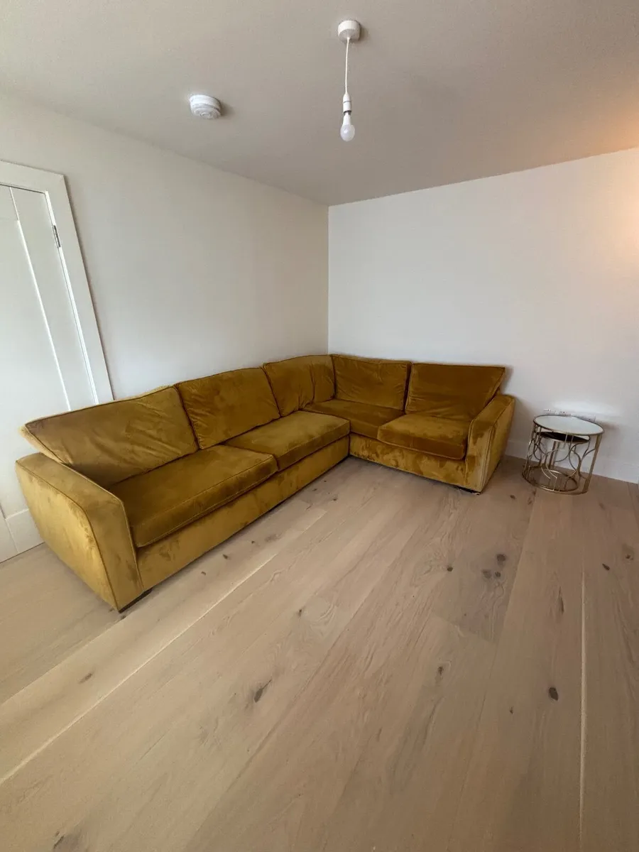 Sofa - Image 3